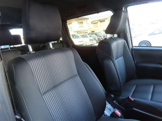 運転席シート廻りは使用感も少なく、良好な状態となっています。丁寧に使われていたことがよくわかりますね