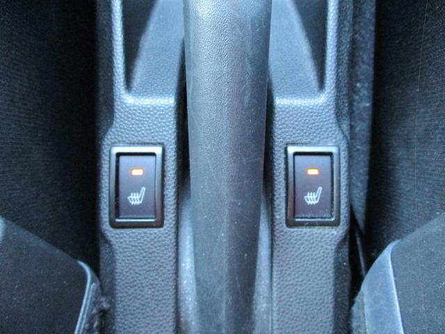 運転席＆助手席にはシートヒーターがついています。冬場の寒い時期には助かります。（ー＿ー）！！