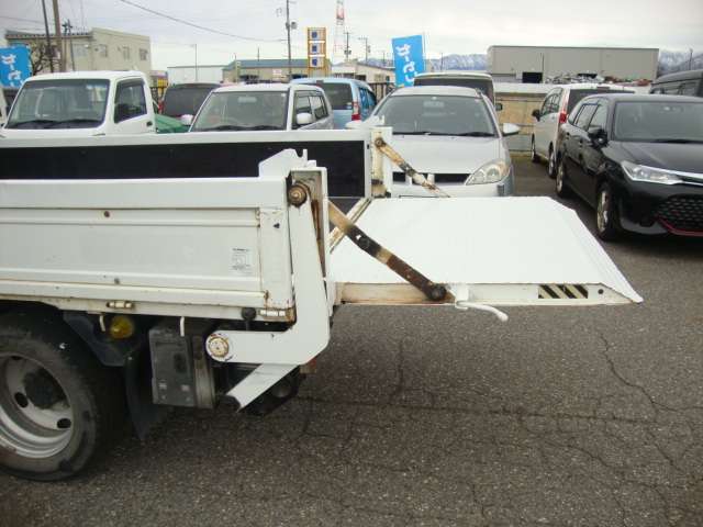 いすゞ エルフ 4.8 フルフラットロー ディーゼル アーム式パワーゲート 新潟県の詳細画像 その10