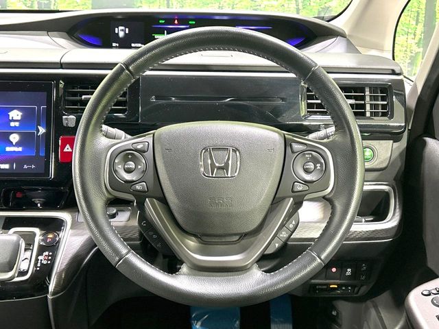 【アダプティブクルーズコントロール】高速道路での長距離走行が楽に！！自動で速度を保つクルーズコントロールが、衝突軽減システムと連携し、前方の車両を感知して車間を保つように速度調節してくれます！！