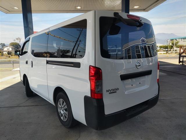 �ԗ��E���A�΂ߌ������̊O�ϑS�i�ʐ^�ł��B�E�N�H�[�^�[�p�l���̓h������X���C�h�h�A���ʂ̃R���f�B�V�����ɂ��ĉ摜�ɂĂ��m�F���������B