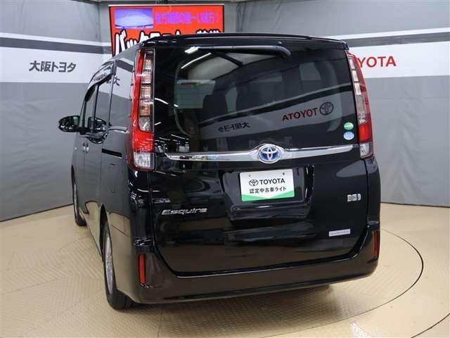 バックガイドモニターで、後方を確認しながら安心して駐車することができます。運転初心者も熟練者も必須の機能ですよ！