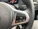 ステアリングにオーディオのスイッチが付いていますので、運転中でも目をそらさずに手元で操作が可能です。利便性だけでなく事故防止にも繋がります。
