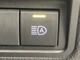 対向車がいないとき、見通しの悪い道路は暗くて怖いですよね。。。こちらのクルマはオートマチックハイビーム搭載です！対向車の有無で自動でハイ・ロウビームに切り替えます。