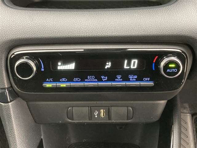 オートエアコンは温度を設定するだけで、自動で風量などを設定してくれます。運転しながら操作も必要ないので、安全性も向上します。
