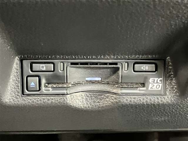 【ＥＴＣ車載器】高速道路の料金所をストレスなく通過！話題のスポットやサービスエリアに多い【スマートＩＣ】利用者は必須の装備です。当店でセットアップを実施、ご納車当日からご利用いただけます♪