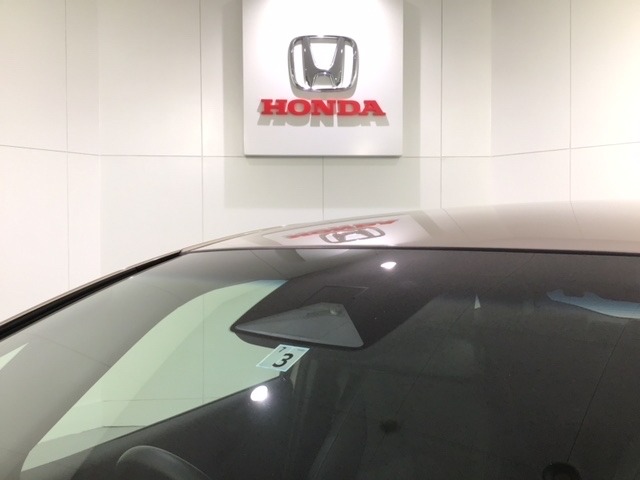 Honda認定中古車 U-Selectは3つの安心をお約束します。　１　Hondaのプロが整備した安心。 ２　第三者機関がチェックした安心。　３　購入後もHondaが保証する安心。