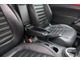 フロントシート。安全装備をオプションで追加せずとも、フォルクスワーゲン車はサイドエアバッグを全車標準装備しております。