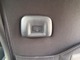 座席の背面にUSB接続ポートがあるので、後席でもスマホやタブレット端末を充電することができます！