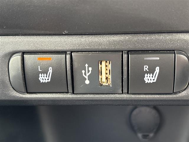 【運転席操作部】『運転席周辺の装備』の画像になります。快適なドライブを楽しむための機能が装備されています！運転席から触れるので使いやすいです！