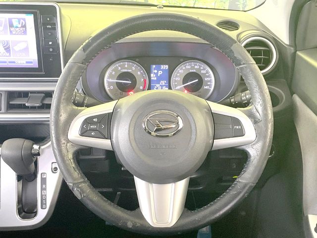 【ステアリングスイッチ】運転中、前方から目線をそらすことなく、オーディオ等の操作が可能な便利機能！安心＆快適なドライブを演出してくれます♪