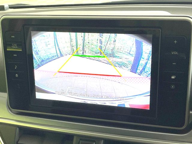 【バックカメラ】駐車時に後方がリアルタイム映像で確認できます。大型商業施設や立体駐車場での駐車時や、夜間のバック時に大活躍！運転スキルに関わらず、今や必須となった装備のひとつです！