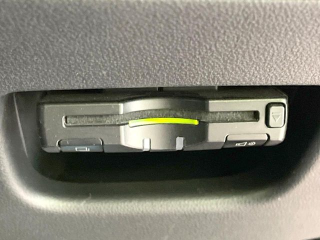 【ＥＴＣ】高速道路の料金所をストレスなく通過！話題のスポットやサービスエリアに多い「スマートＩＣ」利用時は必須のアイテムです。当店でセットアップを実施、ご納車当日からすぐにご利用いただけます！