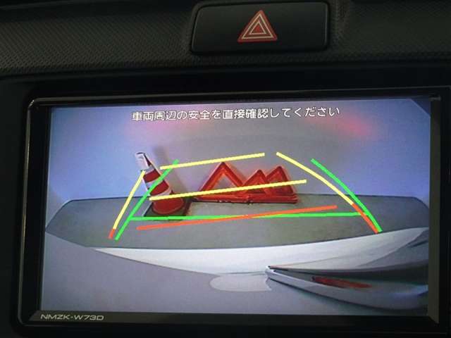 バックガイドモニターを装備しています、車庫入れもラクラクです。