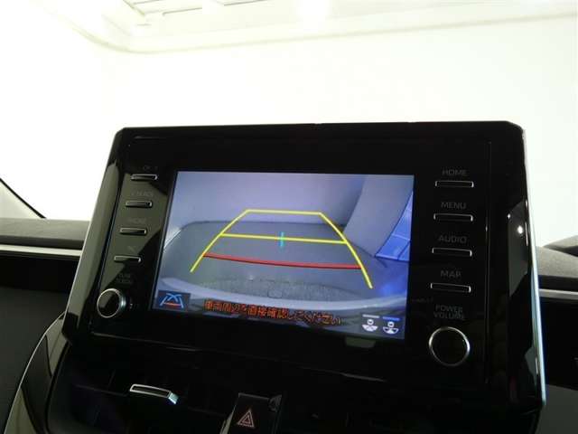 車庫入れや駐車で威力を発揮するのがバックモニター！ナビディスプレイに後ろの様子が映し出されるから安心です。