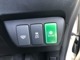 運転席操作部にはワイパーデアイサー、スリップコントロール、ECONモードのオンオフスイッチが御座います。