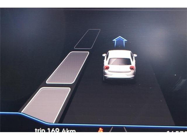 駐車支援システム（駐車の際のスペース検知とステアリングをサポートする機能）搭載。