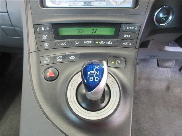 トヨタ プリウス 1.8 L ワンオーナー車/純正ラジオデッキ/コーナー 和歌山県の詳細画像 その17