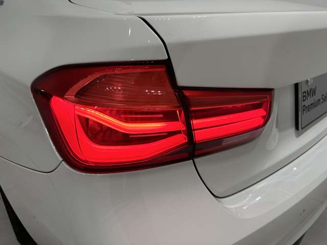 BMW伝統のL字型テールライト