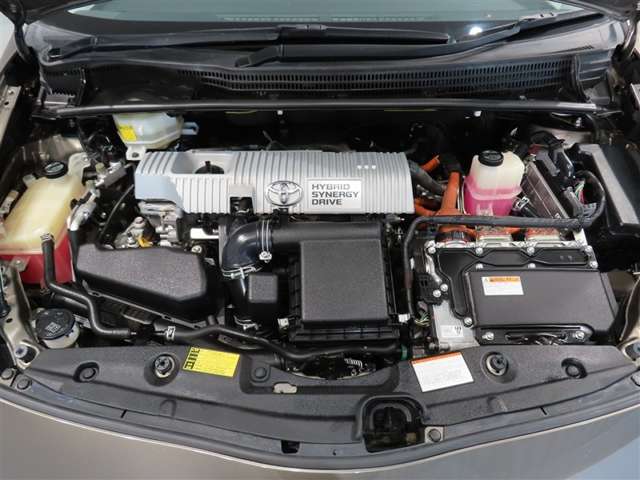 見えないところまで徹底洗浄！中古車をキレイで気持ちよくお乗りいただけるよう、内外装ともにしっかり「まるごとクリーニング」♪エンジンルームも施工済！