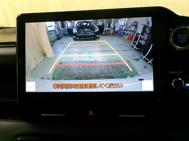バックモニター搭載で車庫入れ安心！バック中の死角部分がモニターに映し出されるので安全性ＵＰ！