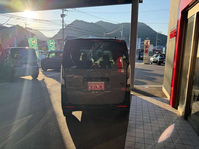 ご納車のお渡し前も当社のメカニックが最善の整備をしますので、ご安心下さい。