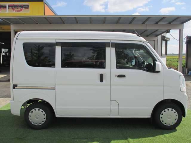 店頭販売もしております。在庫が無くなってしまうこともございますので気になる車はお早めに問い合わせください。
