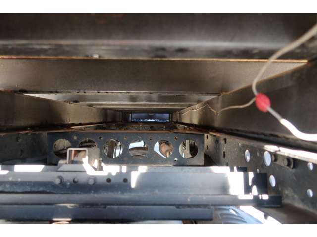 いすゞ エルフ 標準ロング4段Rクレーン 積載3000Kg ラジコン付 2.63t吊 茨城県の詳細画像 その13