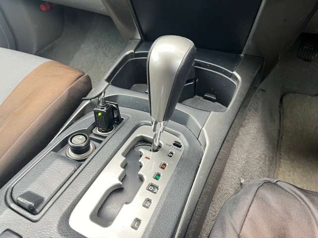 トヨタ ハイラックスサーフ 2.7 SSR-X リミテッド 4WD フルエアロ・社外ヘッドライト・ナビ 埼玉県の詳細画像 その19