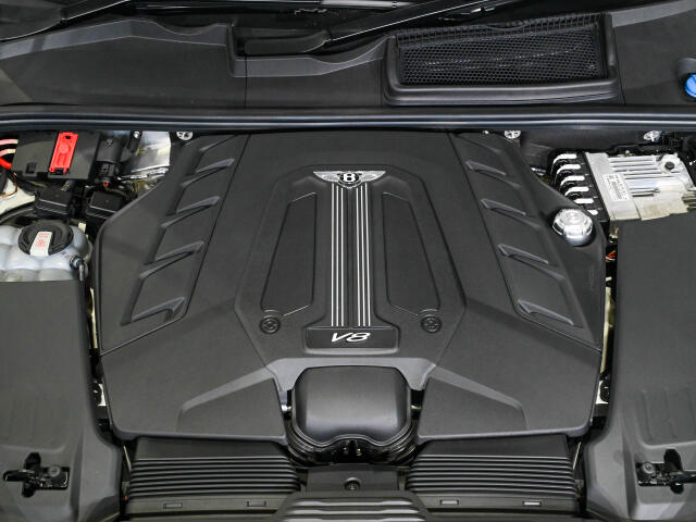 ベントレー ベンテイガ V8 4WD Bentaygaブラックラインスペック 大阪府の詳細画像 その17