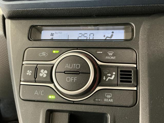 【オートエアコン】ＡＵＴＯボタンを押してお好みの温度を設定！快適な室温でドライブをお楽しみいただけます♪