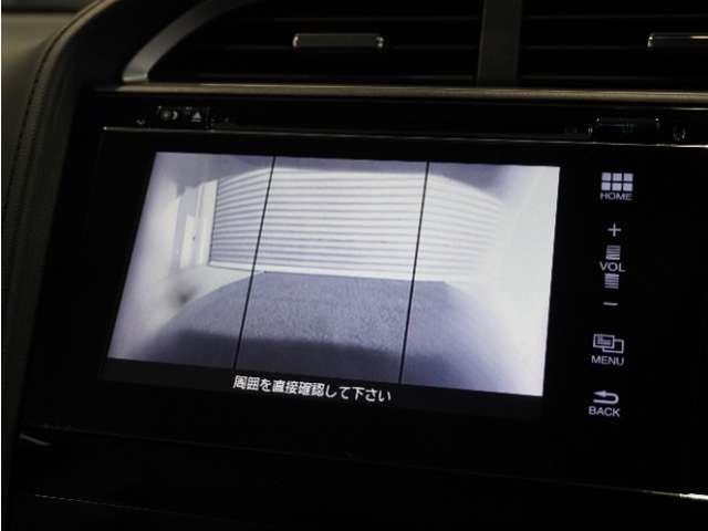 ◆バックカメラ◆リバースにするだけで映ります、後方の安全確認や、狭い駐車場での車庫入れ、雨の日や夜間など視界の悪い時に便利です！安全にバックする為には欠かせない装備です。