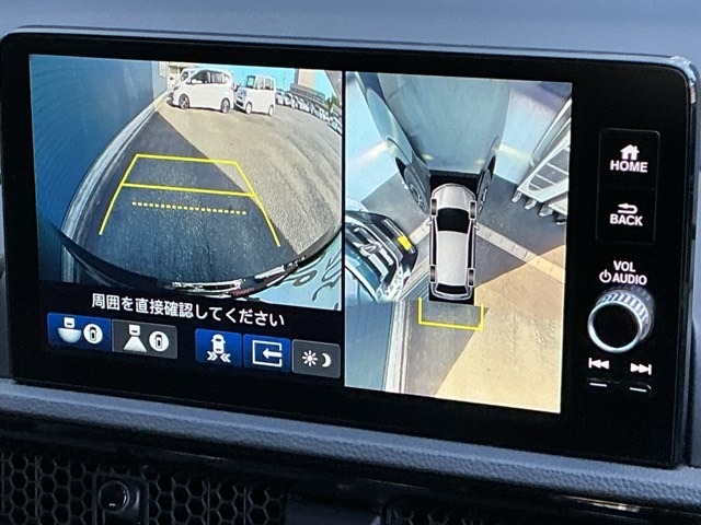 バックカメラも装備しております。車庫入れの苦手なお客様も安心！重宝してくれます！