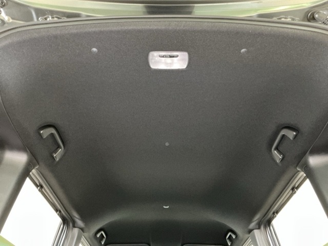 車が大好きなスタッフが心をこめて接客いたします。お客様一人一人のお車に対する思いや気持ちをうかがい、充実した時間が過ごせるよう努めます。