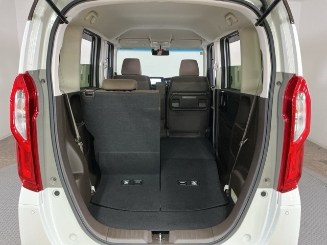 豊富に在庫を取り揃えています！軽自動車からミニバン、セダン、SUV、話題のハイブリッド車など続々入荷しております！