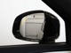 ドアミラーの鏡にはLEDが組み込まれており、車両両脇の後方から車両が接近した際には点滅して知らせることが可能です