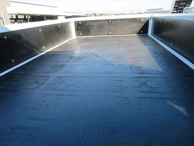 いすゞ エルフ 2トン超低床平ボデー 床面地上高700mm 熊本県の詳細画像 その10