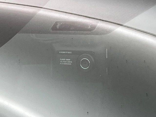 【ドライブレコーダー】ドライブレコーダー装備！走行中はもちろん、あおり運転や事故に遭遇した際、映像で記録し、万一のリスクに備えます。※記録用ＳＤカードはお客様ご自身でご準備いただく必要があります。