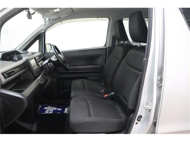 体格に合わせてシートの位置をきめ細かく調節できるので、いつでも最適な運転姿勢をキープ。