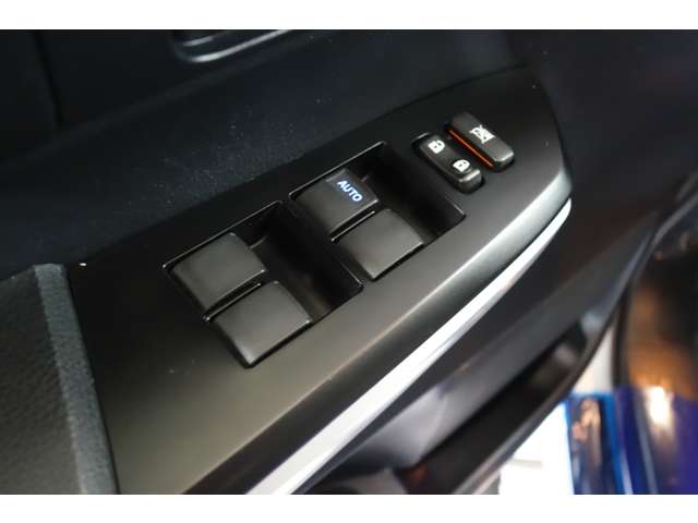 米国トヨタ タンドラ クルーマックス SR5 5.7 V8 4WD 新車並行 リフトアップ トノカバー 埼玉県の詳細画像 その5
