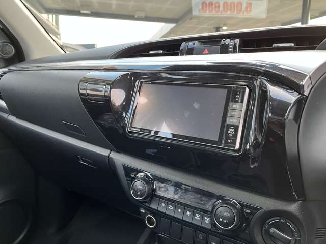 トヨタ ハイラックス 2.4 Z ディーゼルターボ 4WD 2インチリフトアップ285/70R16バグガード 熊本県の詳細画像 その11