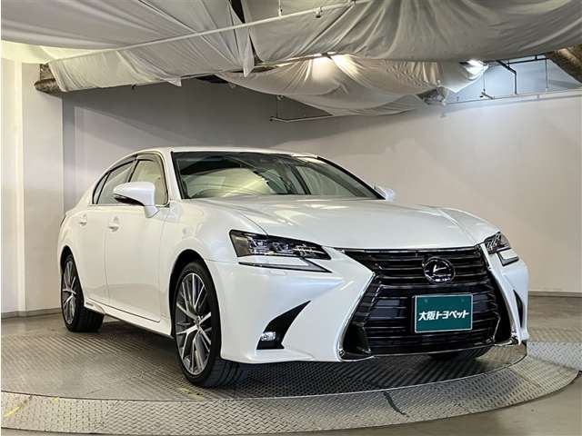 ���ԍw���̃|�C���g�ƂȂ�t�����g�}�X�N�ł��I�V���[�v�Ȗڂ�����ۓI�ȃf�U�C���̃w�b�h�����v�ł��B
