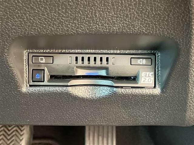 ETC車載器付きです。高速道路の料金所もスムーズに通過できます。