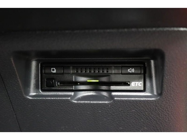 高速道路走行の料金所をノンストップで通過できるＥＴＣを装備！※ ＥＴＣカードのお申し込みも当社にお任せ下さい！