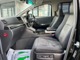 運転席・助手席はパワーシートとなっております！ボタン操作だけで座席の調整が可能です。