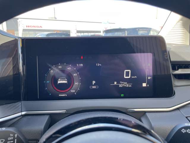 燃費計・後続可能距離計・外気温・時計等表示でドライブをサポート！！