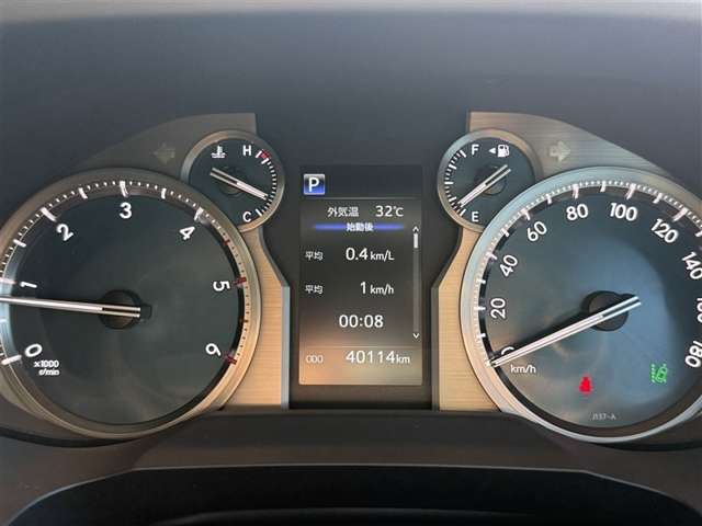 主な装備は、トヨタセーフティセンス、カーナビ、バックモニター、ＥＴＣ、ワンオーナー車、寒冷地仕様となっております。