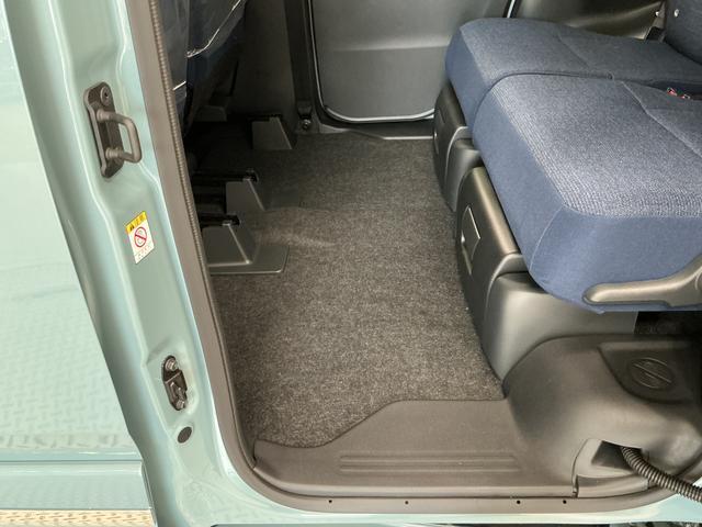 足元は広々♪しっかり内装ルームクリーニングを実施しています。車に自信があるからこそ、是非一度ご来店頂き見てもらえると幸いです。
