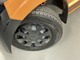 ガンメタリックのフルホイールキャップが外装とマッチしててカッコイイ＾＾タイヤサイズは、１４５／８０Ｒ１２です。