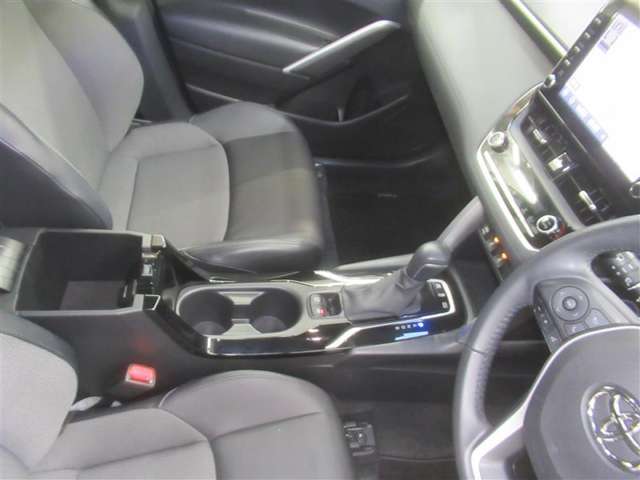 トヨタ カローラクロス 1.8 ハイブリッド Z LEDヘッドライト スマートキー付き 静岡県の詳細画像 その13